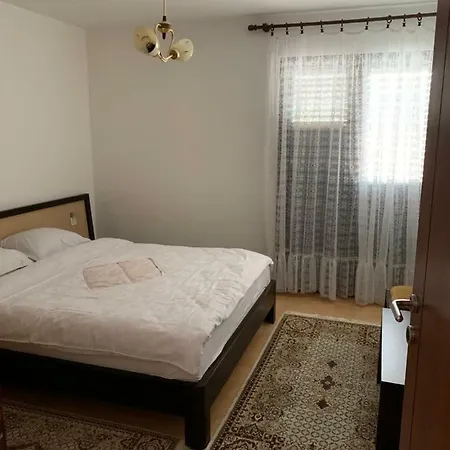 Zvicer - Milica * Budva